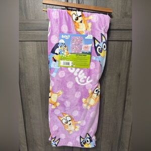New Bluey & Bingo Lilac Dotty Fun Plush 50" x 70" Purple Throw Blanket On Hanger